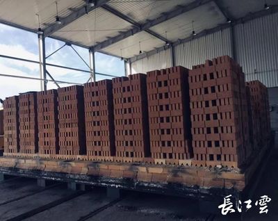 產業援疆進行時|博樂市鄂港口新型建材項目首批成品磚出窯